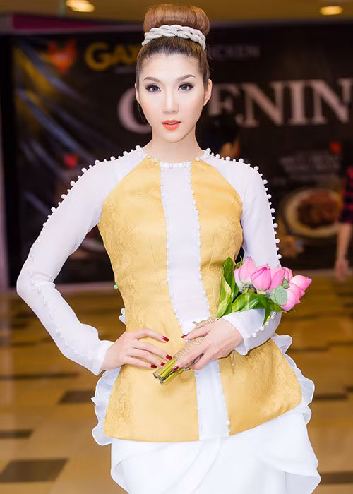 "Mẹ chồng" là dự án điện ảnh đầu tiên của Ngọc Quyên sau 3 năm "theo chồng bỏ cuộc chơi" và định cư ở Mỹ.