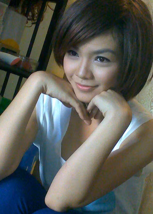 Sau khi phải từ bỏ ước mơ làm ca sĩ, Hồng Kim Hạnh thi vào trường Sân khấu điện ảnh TP HCM và trở thành một diễn viên. Ảnh: FBNV