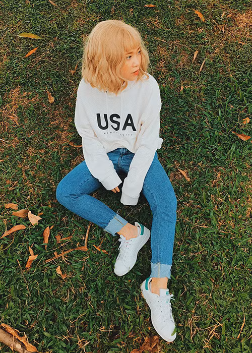 Nguyễn Cao Bảo Uyên không còn để mái tóc đen dài mà đã cắt tóc ngắn và thử nhiều màu sắc khác nhau. Ảnh: FBNV