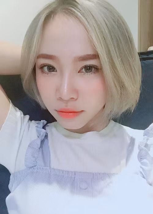 Sự thay đổi về ngoại hình của Bảo Uyên được cho là giúp cô tiếp cận được với khán giả trẻ tuổi yêu âm nhạc. Ảnh: FBNV