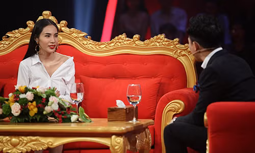 Thuy Tien tiet lo tung phai cho Cong Vinh muon tien xai khi yeu