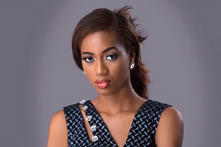 Ugochi Ihezue cao 1m88, năm nay 21 tuổi. Đại diện Nigeria chiến thắng phần thi siêu mẫu nên chắc chắn lọt top 40 chung cuộc.