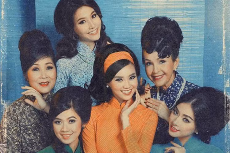 Ra mắt vào ngày 10/11, bộ phim “Cô Ba Sài Gòn” đang nhận được sự chú ý của đông đảo khán giả màn ảnh rộng tại Việt Nam. Dự án có sự tham gia của dàn nữ diễn viên đình đám: Ngô Thanh Vân, Ninh Dương Lan Ngọc, Hồng Vân, Diễm My... Ảnh: VTV