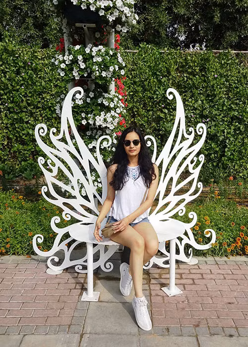 Ngoài đời, cô sinh viên 20 tuổi có phong cách thời trang trẻ trung, năng động.