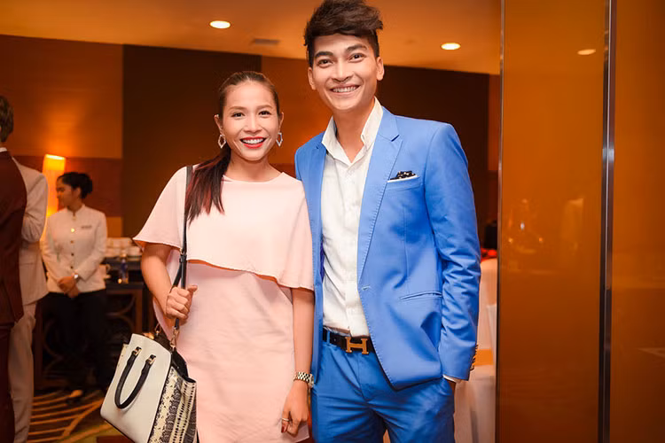 Khả Như và Khương Ngọc khá kín tiếng trong việc chia sẻ hình ảnh bên nhau trước công chúng. Tuy nhiên, cặp đôi thỉnh thoảng vẫn sánh đôi bên nhau tại các sự kiện giải trí. Ảnh: Zing