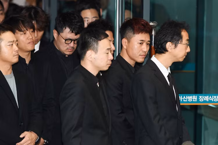 Kim Joo Hyuk qua đời đột ngột, bỏ lại những dự định dang dở, trong đó có kết hoạch kết hôn với Lee Yoo Young vào cuối năm nay. Ảnh: Osen