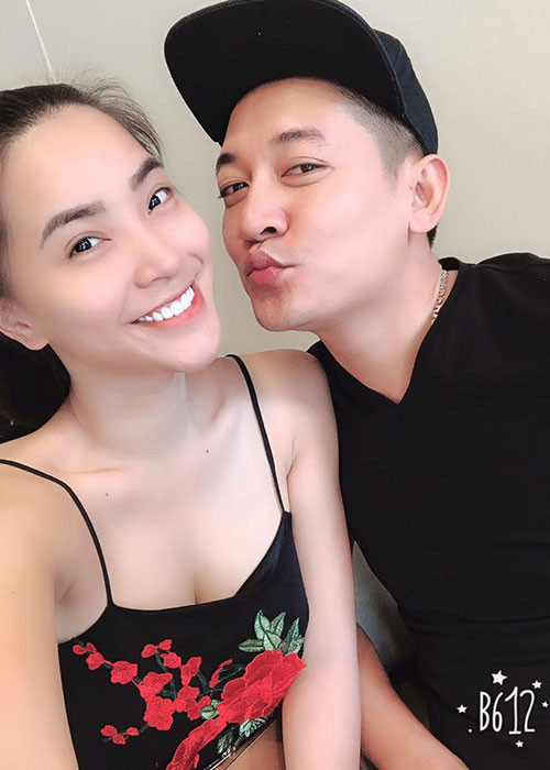 Trước khi đến với Hải Băng, Thành Đạt từng kết hôn với Diệp Bảo Ngọc và có một cậu con trai. Về phía Hải Băng, cô từng hẹn hò ca sĩ Tiến Dũng (The Men). Vượt qua không ít sóng gió, Hải Băng và Thành Đạt đang tận hưởng những tháng ngày bình yên, hạnh phúc. Ảnh: FBNV