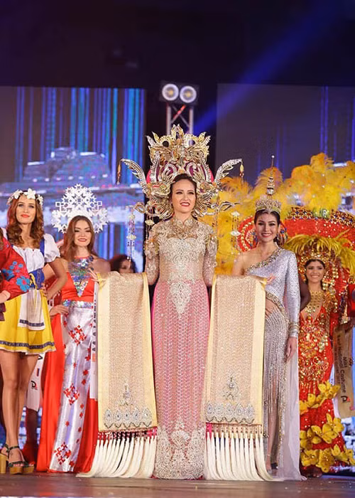 Khánh Ngân đẹp lộng lẫy và uy nghi trong chung kết cuộc thi. Ảnh: ERM Vietnam