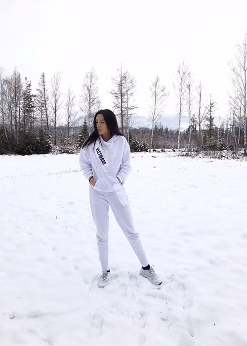 Khánh Phương cập nhật hình ảnh của cô tại cuộc thi Hoa hậu Siêu quốc gia 2017 diễn ra tại Ba Lan.