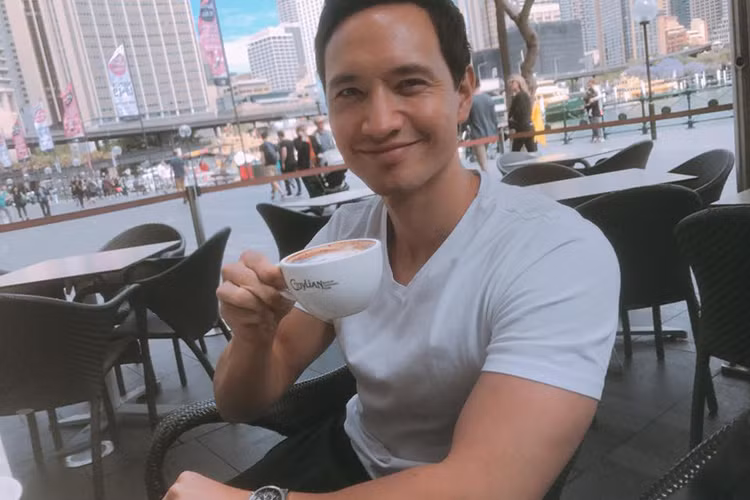 Hồ Ngọc Hà đăng tải hình ảnh Kim Lý kèm lời chào buổi sáng. Kim Lý lập tức đáp lại: “Chào buổi sáng em yêu”.