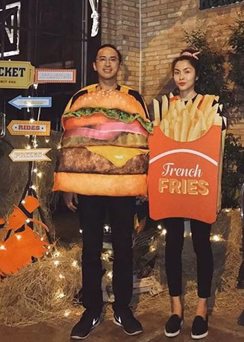 Vợ chồng sao Việt Tăng Thanh Hà - Louis Nguyễn sánh đôi đi tham gia lễ hội Halloween.