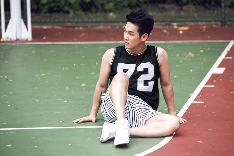 Song Luân là người khá kín tiếng nên hiếm khi chia sẻ về đời tư. Ảnh: FBNV