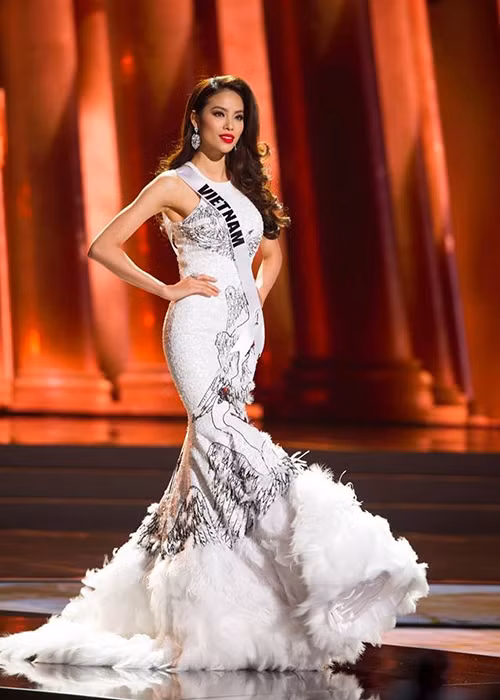 Phạm Hương xuất thân là một thí sinh của Vietnam’s Nex Top Model 2010. Cô có nhiều năm làm người mẫu và từng thi Hoa hậu Hoàn vũ Thế giới 2015. Ảnh: Tiền Phong