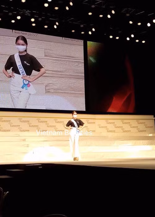 Thùy Dung cố gắng tập luyện để trình diễn tốt nhất trong chung kết Hoa hậu Quốc tế 2017. Ảnh: Fanpage nhân vật