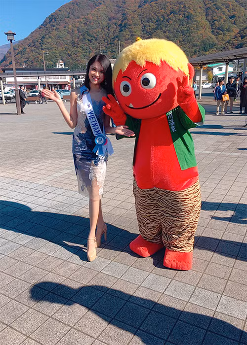 Á hậu 2 cuộc thi Hoa hậu Việt Nam 2016 còn được đánh giá tích cực tham gia các hoạt động tại đấu trường nhan sắc quốc tế. Ảnh: NVCC