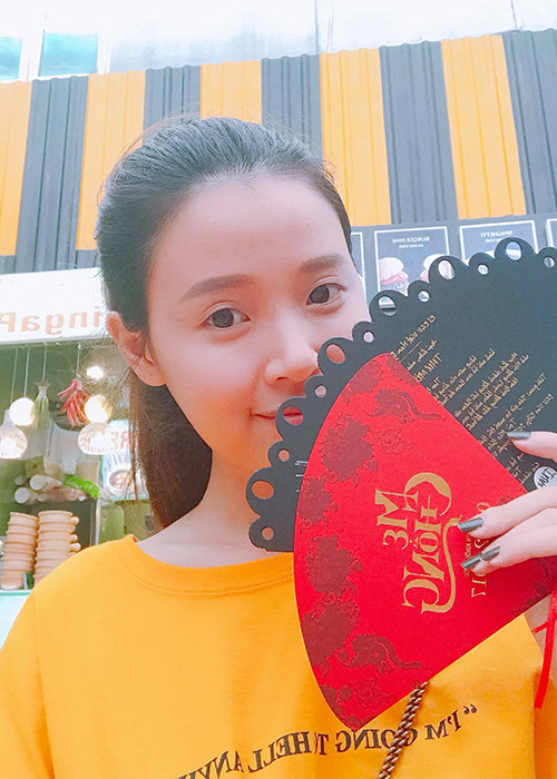 Midu háo hức chuẩn bị ra mắt bộ phim “Mẹ chồng”. Trong phim, cô đóng vai một nàng dâu trong nhà địa chủ.