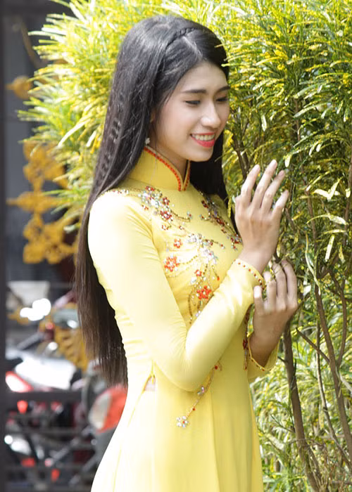 Người đẹp miền Tây Nam Bộ đang là sinh viên năm hai trường Đại học Sư phạm TP HCM. Ảnh: FBNV