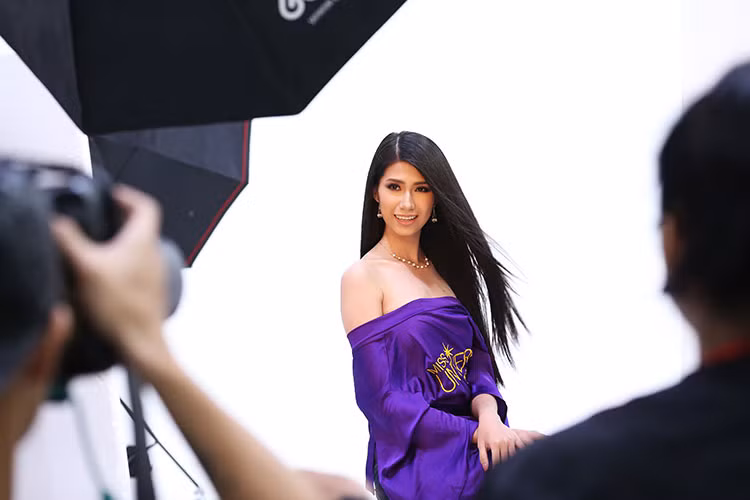 Người đẹp sinh năm 1998 chia sẻ, cô gặp nhiều áp lực trước một cuộc thi lớn như Hoa hậu Hoàn vũ Việt Nam. Ảnh: BTC