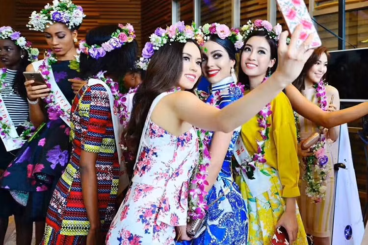 Hiện tại, Đỗ Mỹ Linh vẫn vắng bóng trên bảng xếp hạng nhan sắc tại Hoa hậu Thế giới 2017 của các chuyên trang sắc đẹp thế giới.