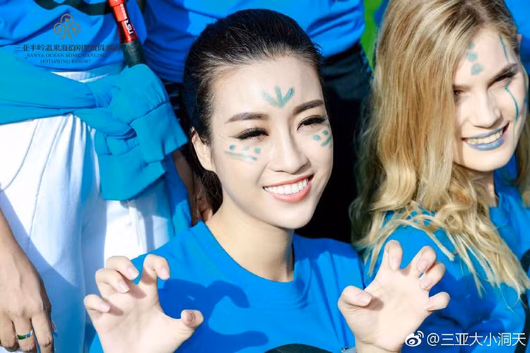 Do My Linh khoe ve rang ro tai Hoa hau The gioi 2017