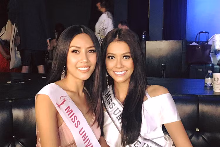 Nguyễn Thị Loan tự tin đọ sắc cùng đại diện Indonesia - Bunga Jelitha Ibrani. Ảnh: FBNV