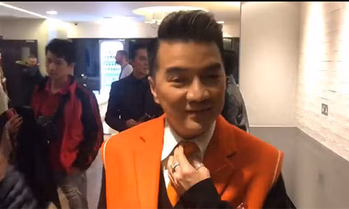 Tham do MTV EMA gap su co, Dam Vinh Hung bi “lua” vao san khau