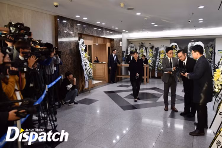 Kim Joo Hyuk qua đời sau vụ va chạm xe nghiêm trọng vào lúc 16h30 ngày 30/10, gần sát nhà anh. Ảnh: Dispatch