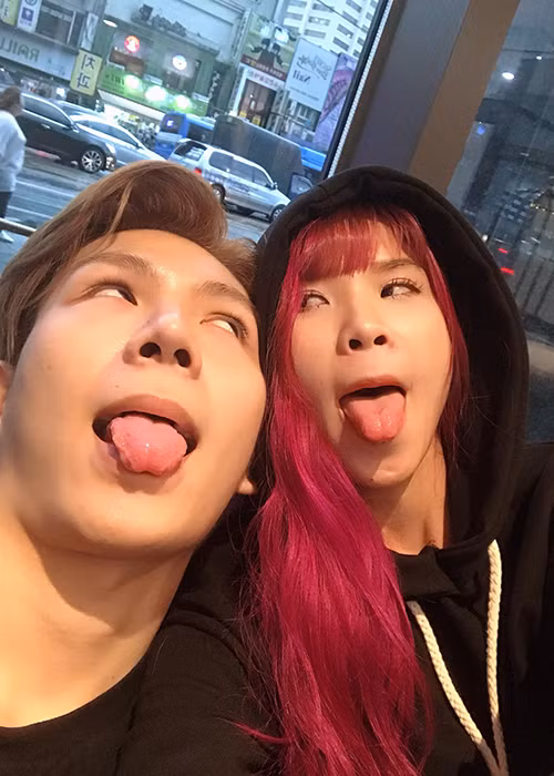 Đều là người kín tiếng nên Kelvin Khánh và Khởi My không muốn chia sẻ quá nhiều về chuyện tình cảm của mình để gây chú ý.