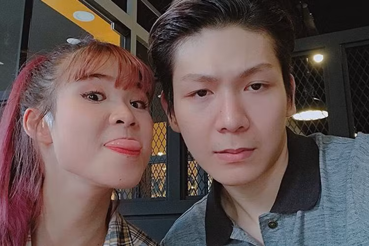 Luôn nhí nhảnh hết cỡ bên nhau, cặp đôi ca sĩ chiếm được thiện cảm của đông đảo người hâm mộ.