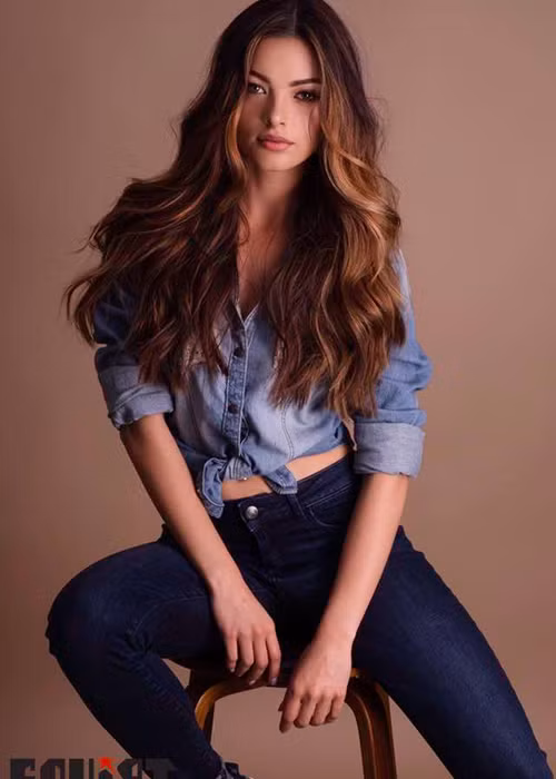 Tân Hoa hậu Hoàn vũ Thế giới 2017 từng bị bắt cóc và dí súng vào người nhưng may mắn thoát nạn nhờ sự dũng cảm. Ảnh: FBNV