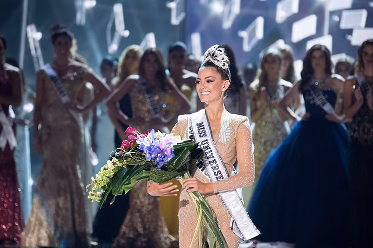 Tân Hoa hậu Hoàn vũ Thế giới 2017 sinh năm 1995, đến từ Nam Phi. Trước chung kết, cô vốn được đánh giá rất cao. Ảnh: Missosology