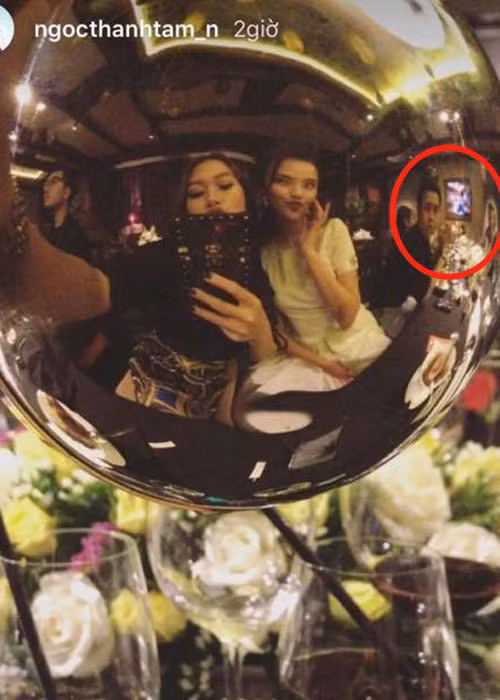 Tối ngày 12/11, Phan Thành lộ ảnh có mặt tại bữa tiệc sinh nhật của Xuân Thảo qua chia sẻ của Ngọc Thanh Tâm. Ảnh: FBNV