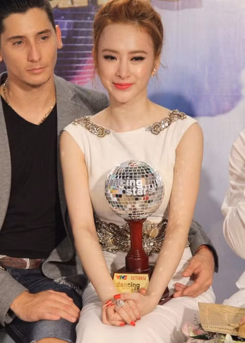 Lan Ngoc noi gi ve tin don cuop vai cua Angela Phuong Trinh?-Hinh-2