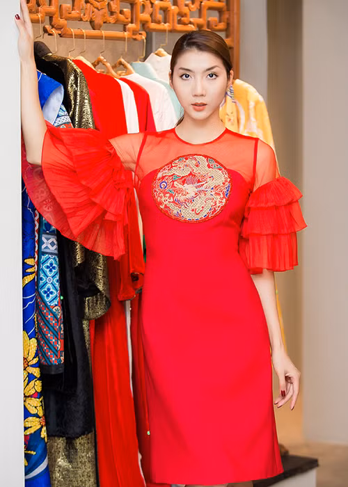 Tại Mỹ, nữ diễn viên phim “Mẹ chồng” thử sức kinh doanh. Dù công việc bận rộn nhưng cô vẫn đặt gia đình lên hàng đầu.