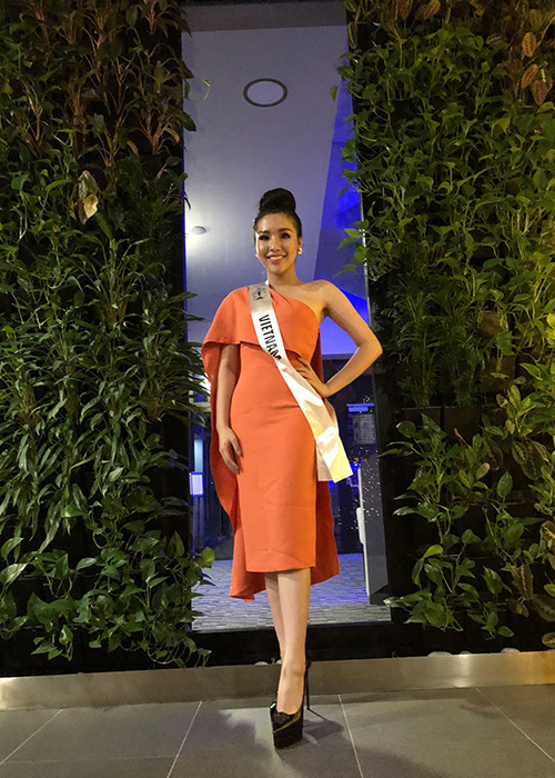 Ngay khi vừa đáp chuyến bay đến Ba Lan, Khánh Phương đã bắt đầu ngay với các hoạt động của cuộc thi. Ảnh: FBNV