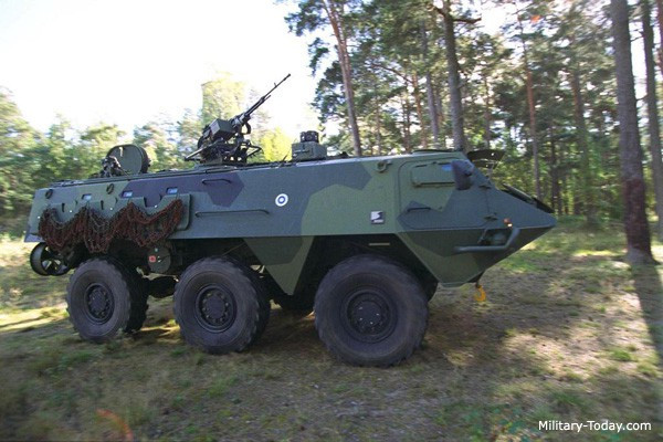 Vỏ giáp của xe chỗ giày nhất lên tới 10mm. Xe được trang bị một súng máy hạng nặng NSV cỡ nòng 12,7mm.