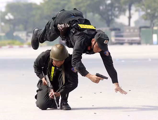 CSCĐ Hà Nôi là lực lượng tinh nhuệ thường xuyên được rèn luyện, là "quả đấm thép" trên mặt trận phòng chống tội phạm.