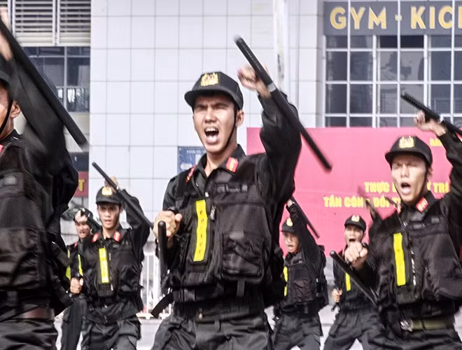 Để rèn luyện những kỹ năng này đến mức độ nhuần nhuyễn, đòi hỏi mỗi CBCS phải có thể lực tốt, đức tính kiên trì, bền bỉ vượt qua khó khăn thử thách.