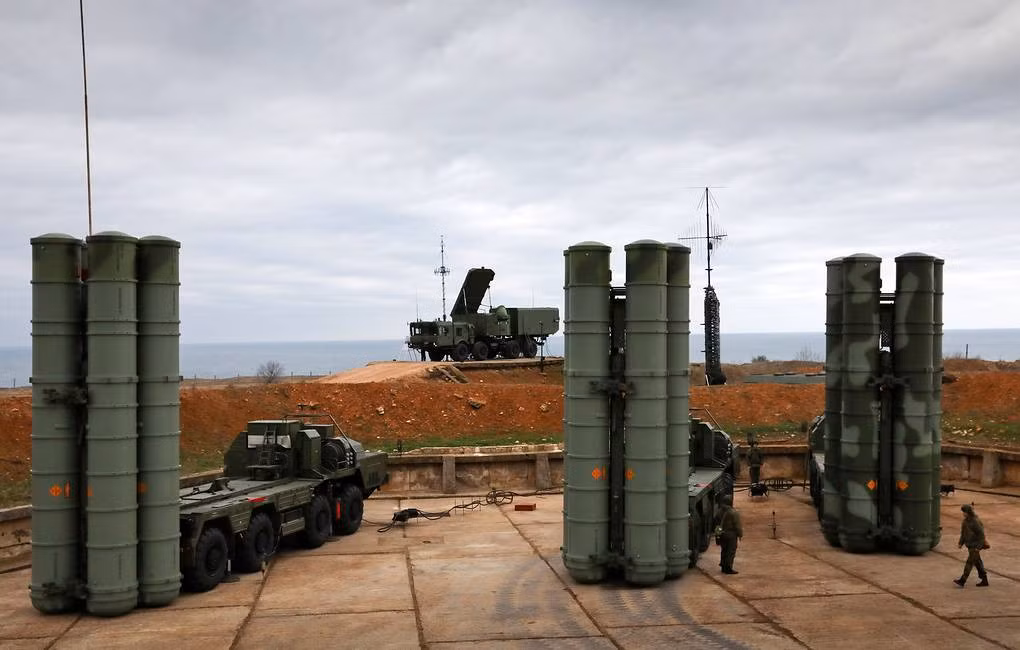 Ngoài ra toan tính khác cũng được chỉ ra đó là Nga sẽ bố trí lại đội hình chiến đấu theo hướng tinh gọn, giảm bớt sự cồng kềnh của các tổ hợp phòng không cận vệ đi kèm.