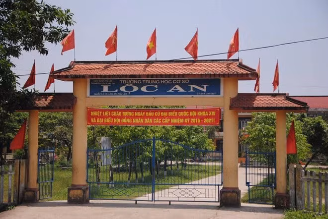 Nu sinh lop 6 nhay lau tu tu de lai 4 la thu tuyet menh