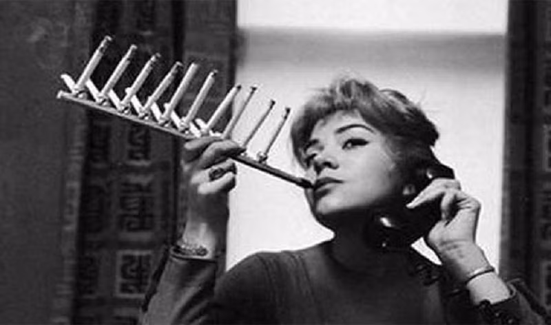 Một thiết bị giúp người ra có thể hút được hàng chục điếu thuốc một lần, có lẽ đây là phát minh kỳ lạ dành riêng cho những người không sợ căn bệnh ung thư phổi. Nguồn: Lolwot