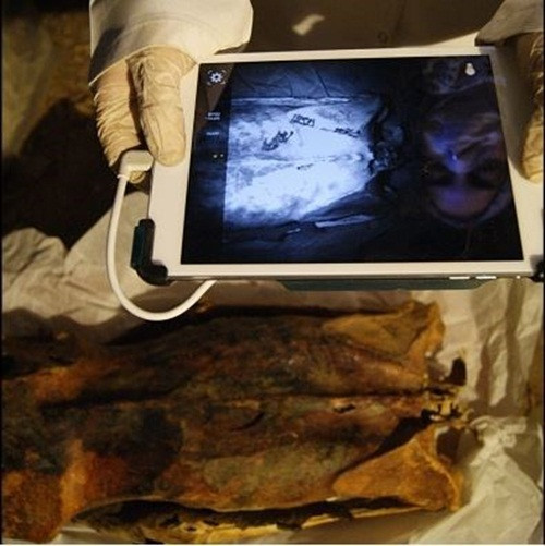 Bi an nhung hinh xam ngan nam tren xac uop Ai Cap