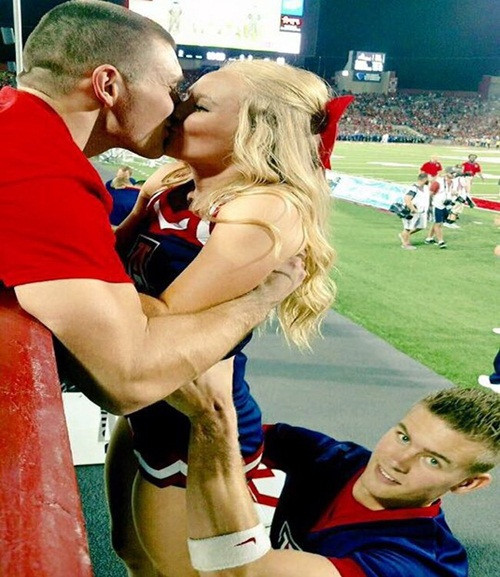 Tình yêu không có lỗi, lỗi là ở "bạn thân".