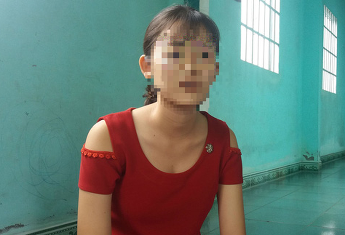 Nữ sinh T., kể lại việc bị ông Dũng sàm sỡ. Ảnh: Tuổi Trẻ.