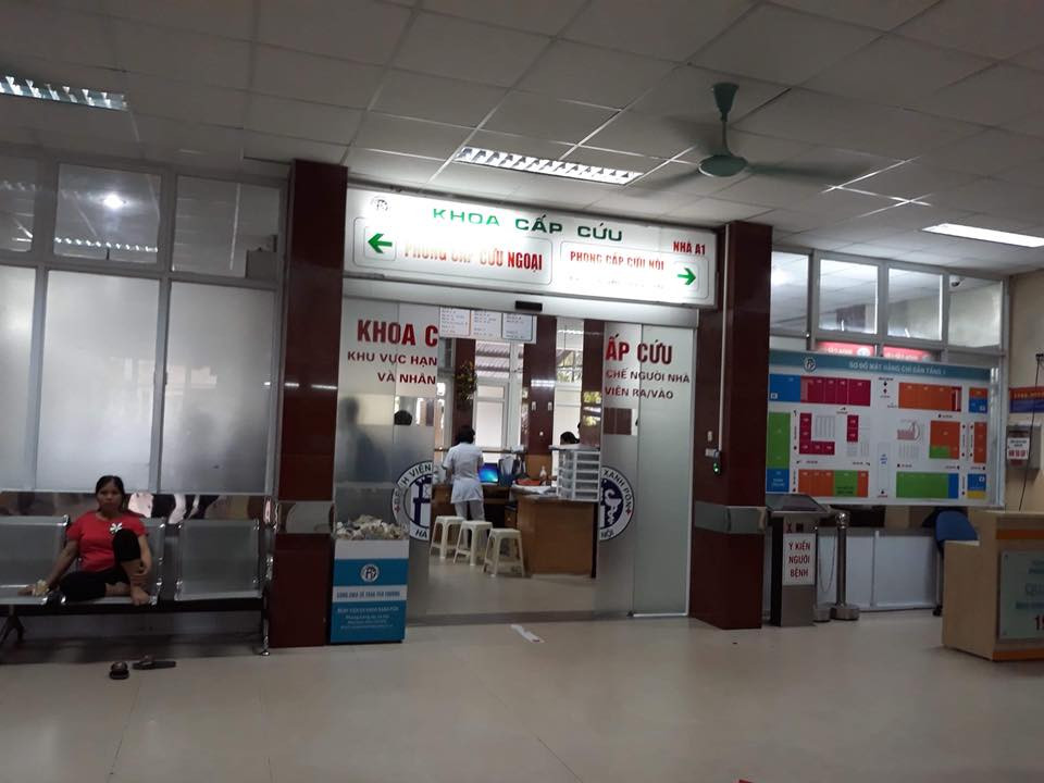 Cháu N., hiện đang nằm ở khoa cấp cứu Bệnh viện Xanh - Pôn.