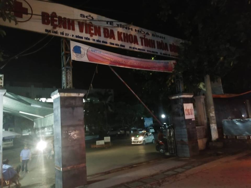 Bệnh viện Đa khoa tỉnh Hòa Bình, nơi xảy ra vụ việc.