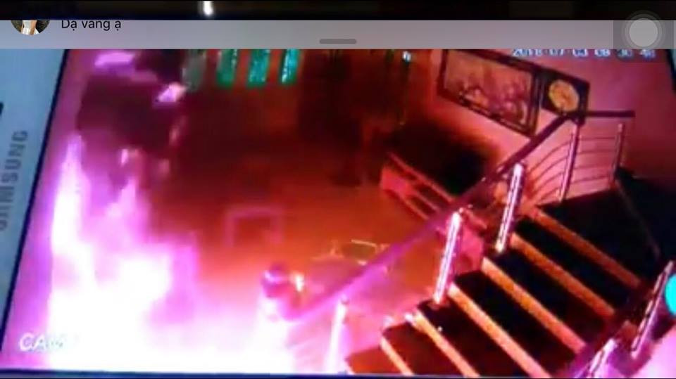 Chém người xong, hung thủ phóng hỏa đốt nhà.