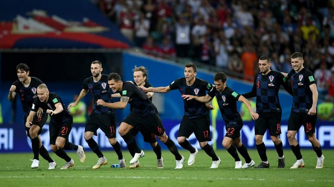 Croatia là đội bóng thứ 2 trong lịch sử sau Argentina (năm 1986) giành quyền vào bán kết sau 2 trận thắng luân lưu.