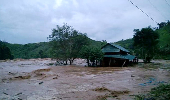 Bộ Công Thương cho hay: Do chất lượng thi công bê tông cốt thép không đạt yêu cầu thiết kế đã dẫn đến khả năng chịu áp lực mực nước thượng lưu của kết cấu trụ pin cửa vào hầm dẫn dòng bị giảm, làm cho sự cố xảy ra sớm hơn. Đây được xem là nguyên nhân bổ sung dẫn đến sự cố công trình.