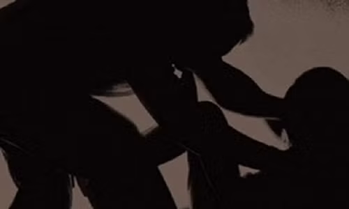 Bé 13 tuổi nói câu gì khiến kẻ hiếp dâm “sấp mặt“? Be 13 tuoi noi cau gi khien ke hiep dam “sap mat“?